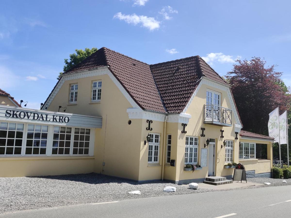 Hotel Skovdal Kro Jelling Exterior foto